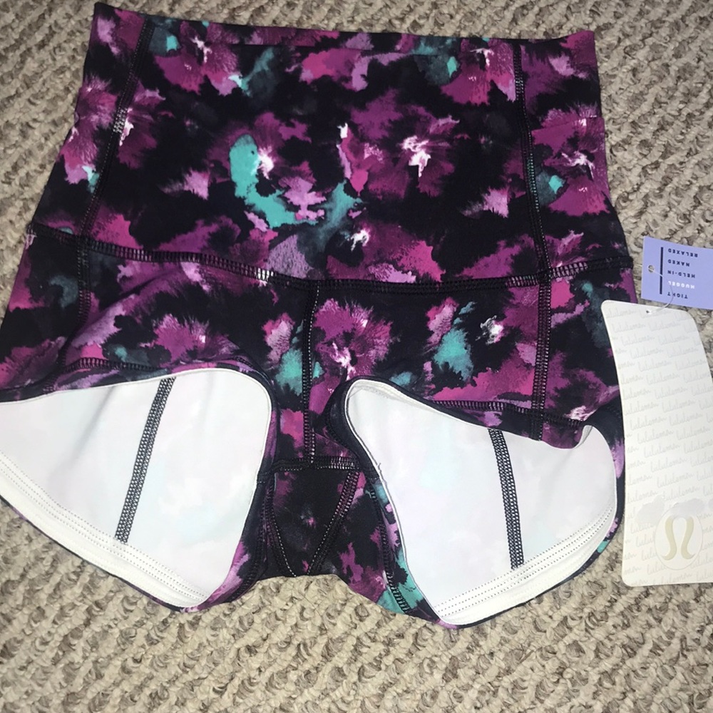 LULULEMON Hugged Shorts